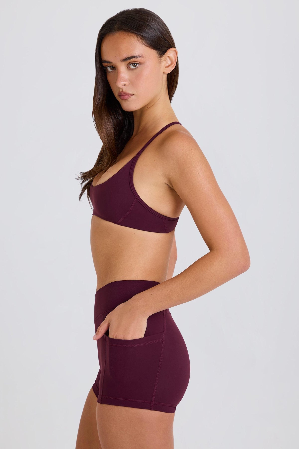 Soft Active V-waist Pocket Mini Shorts In Burgundy