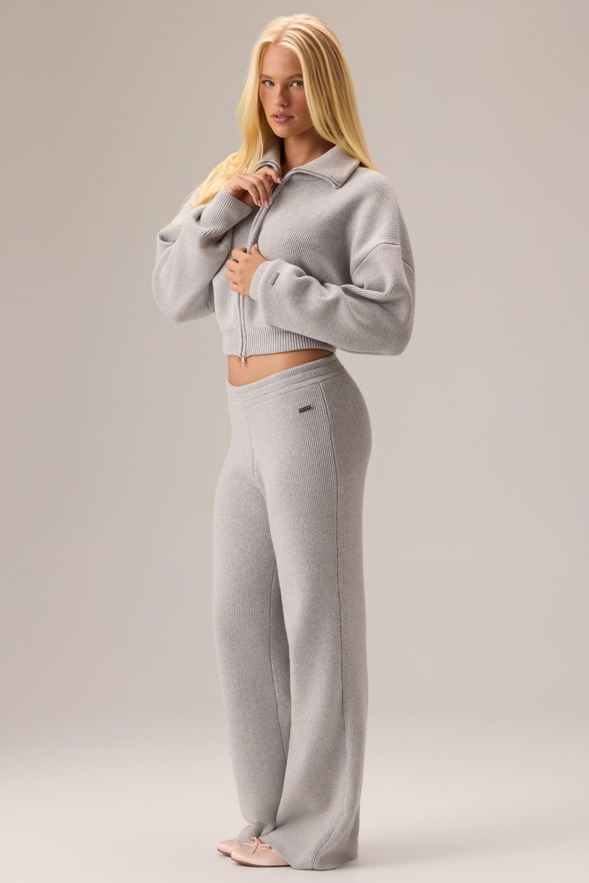 Ribbed Knit Wide-leg Joggers In Pebble