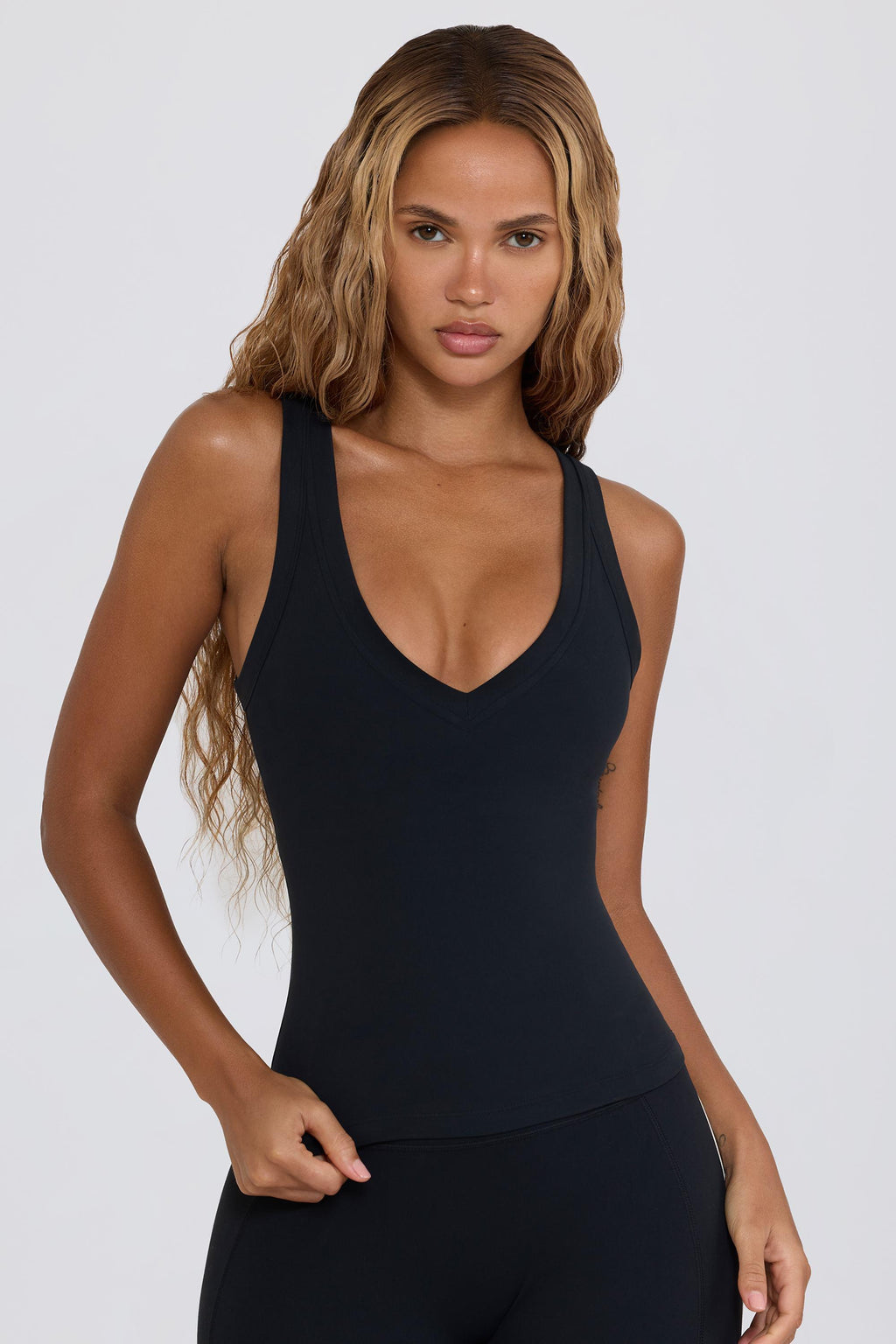 Soft Active V-neck Tank Top In Black