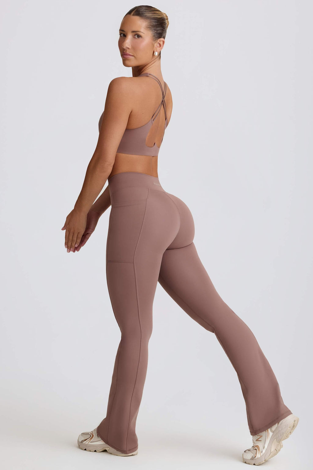 Soft Active V-waist Pocket Flared Leggings In Mocha