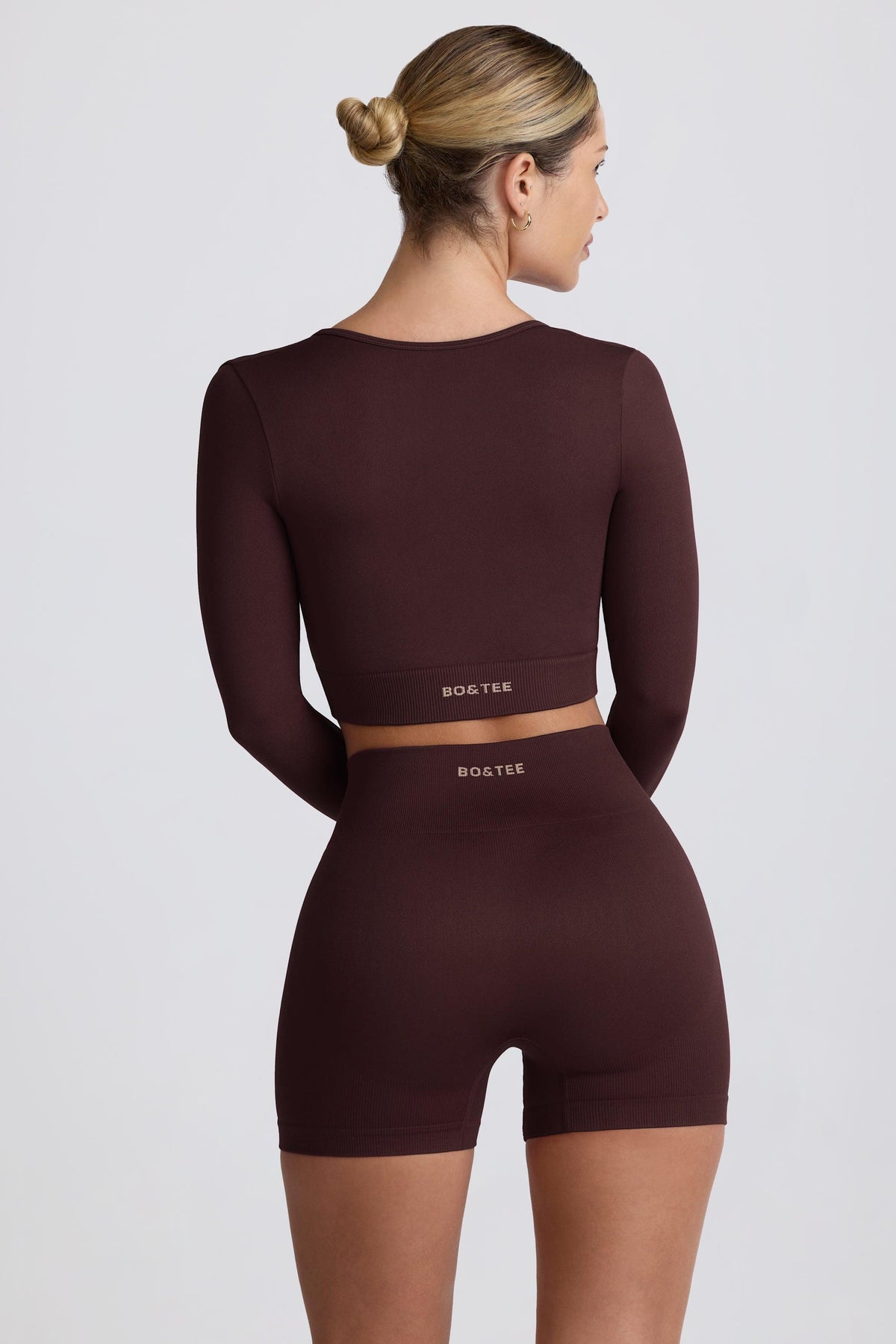 Super Sculpt Seamless Long-sleeve Crop Top In Chocolate